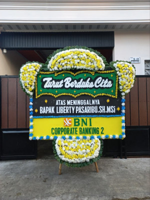 Papan Bunga Duka di Karangsari