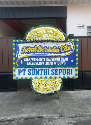 Papan Bunga Duka di Karangsari