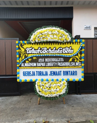 Papan Bunga Duka di Karangsari
