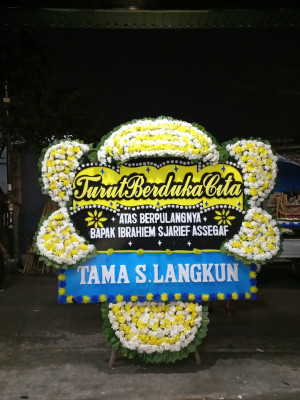 Papan Bunga Duka di Karangsari